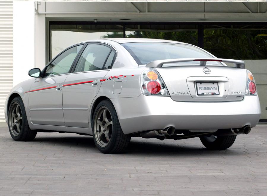  Nissan Altima S-Tune 2002 года  (фото 3 из 3)